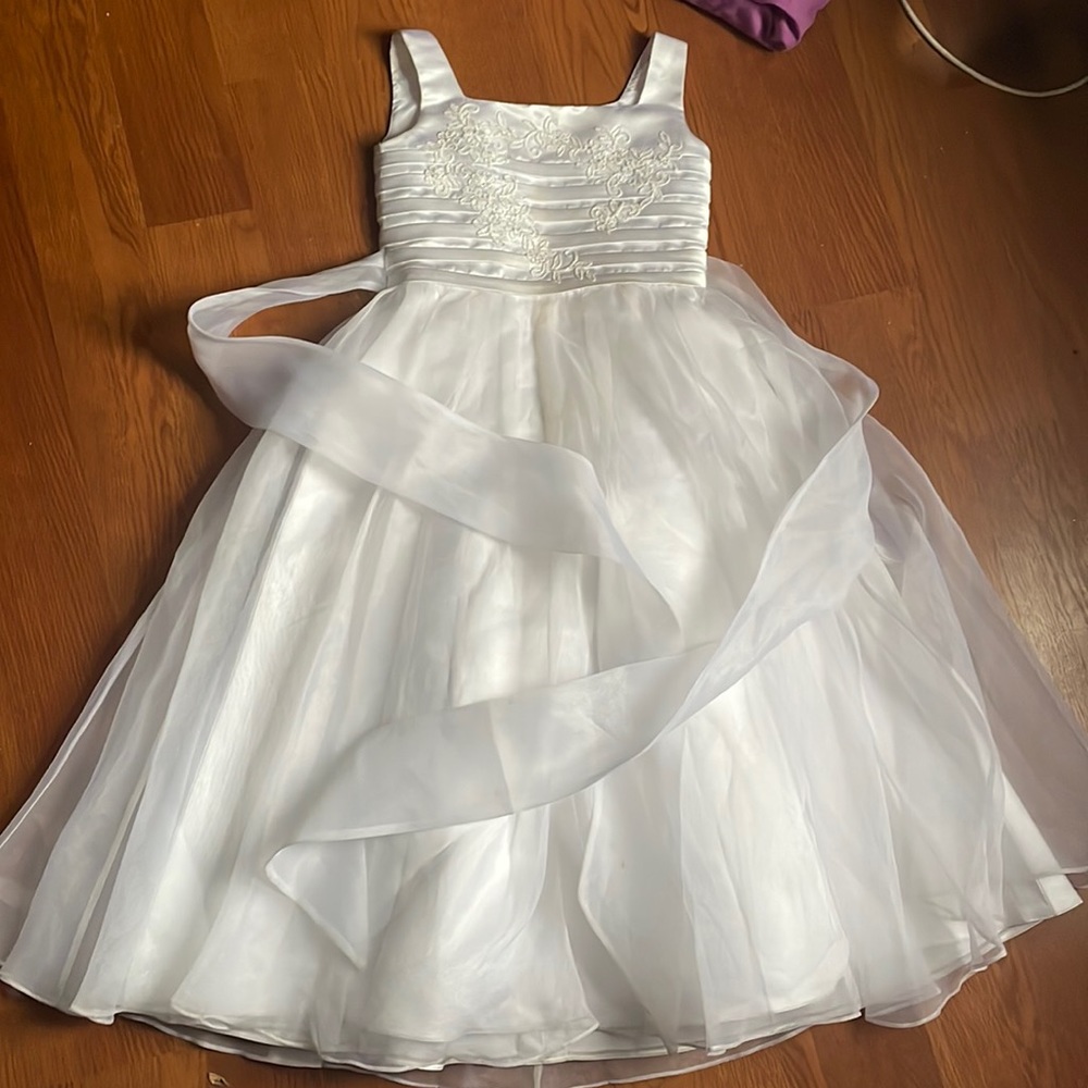 Used formal white children’s dress
